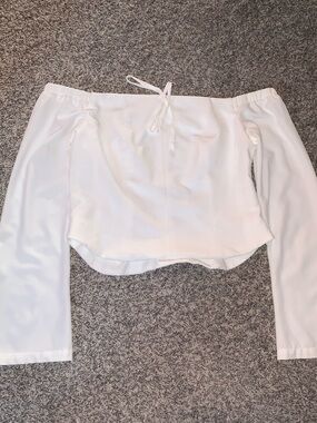 Beverly & Beck White Off Shoulder Top